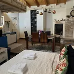 Small House Nea In City Center-With Free Parking