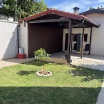 Small House Nea In City Center-With Free Parking